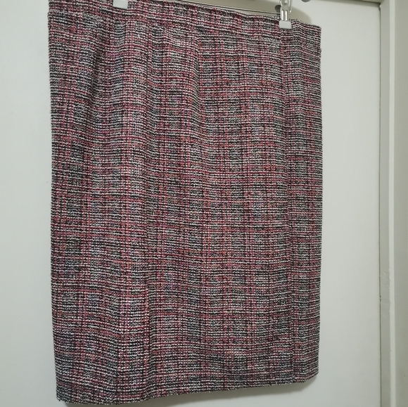 🌺MESSINI Skirt - Picture 2 of 5